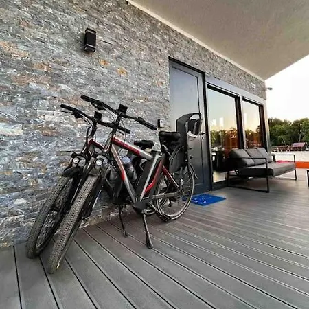 Villa Buena Vista- Floating House Sava River Belgrade