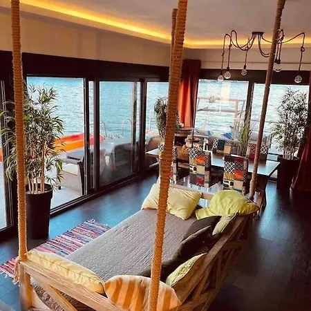 Villa Buena Vista- Floating House Sava River